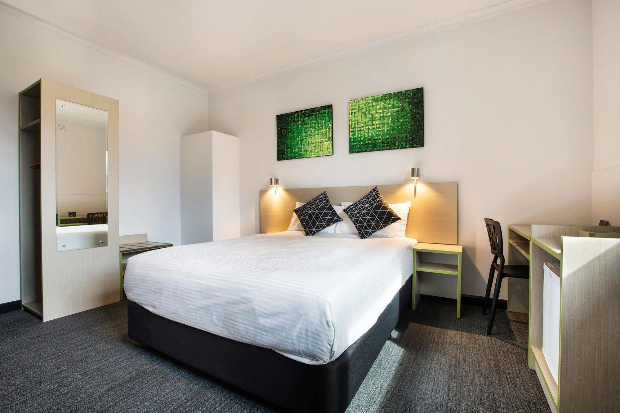 Hotel Nightcap At St Albans